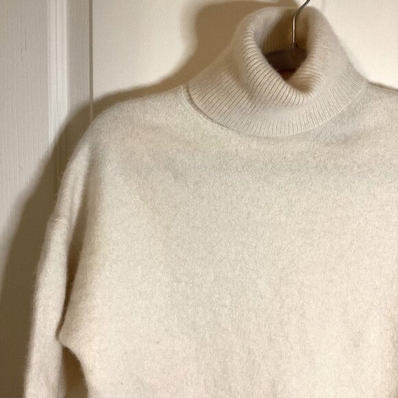 Babaton Women's Cashmere Cropped Knit Turtleneck Sweater Size S Super Soft Warm - Picture 2 of 9